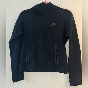 Nike Woman's Tech Pullover Hoodie With Thumbholes - Size Medium